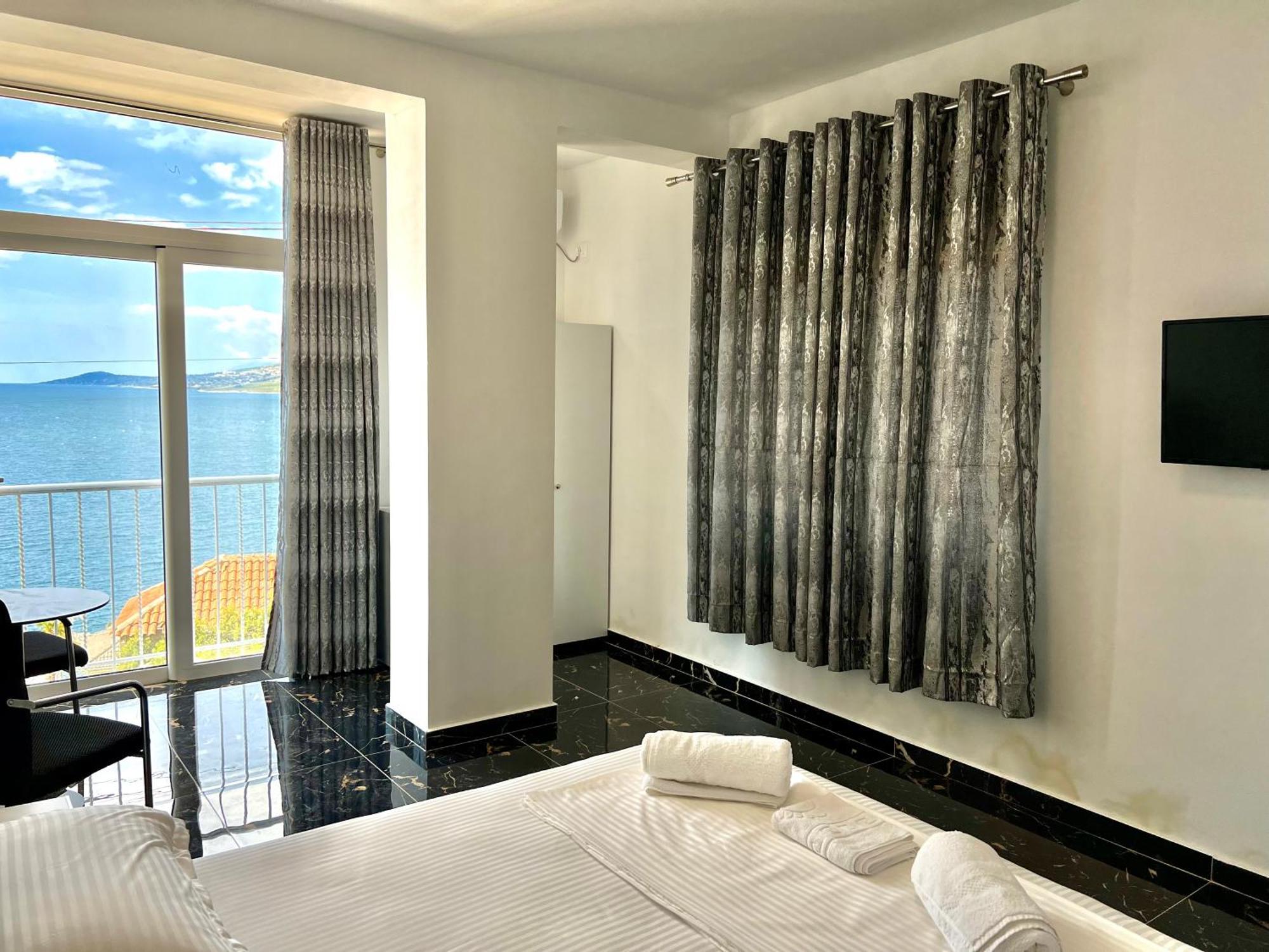 Redi'S Seaview Apartments Saranda Extérieur photo