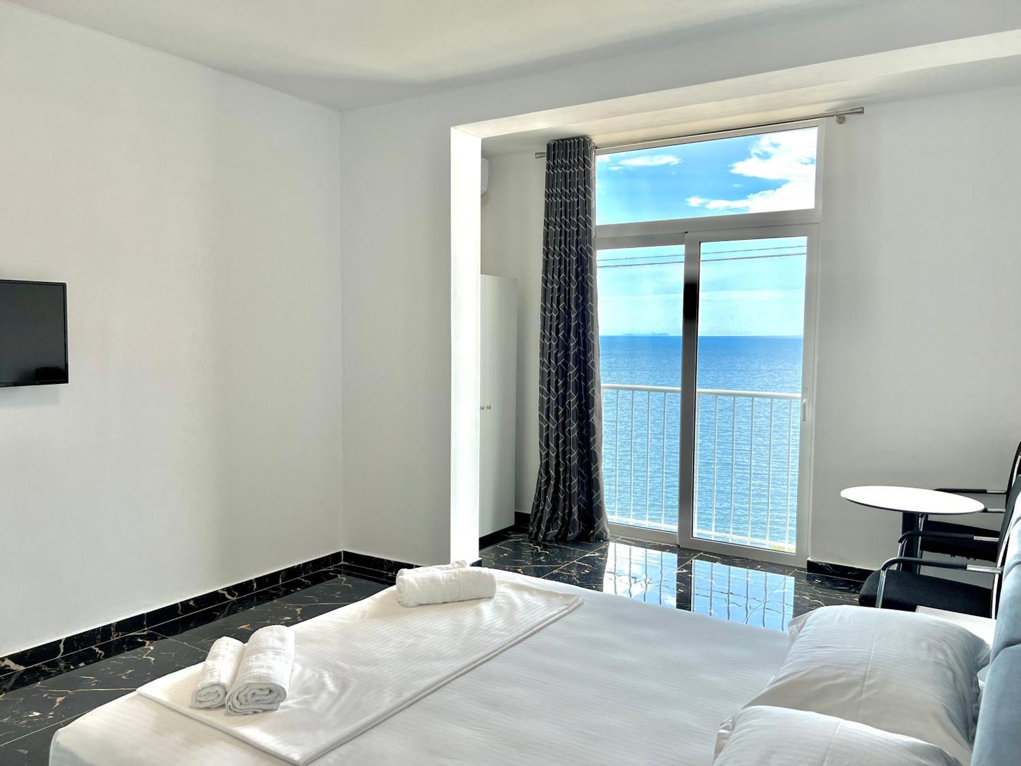 Redi'S Seaview Apartments Saranda Extérieur photo